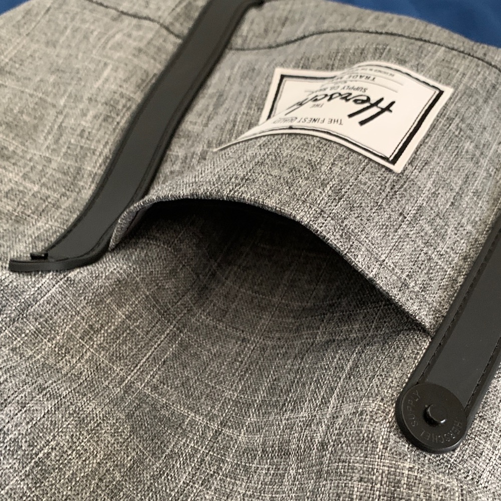 SOLD-Herschel Backpack 🎒 - Picture 13 of 16